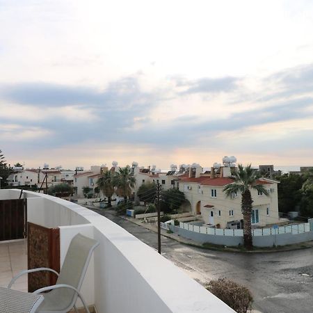 The Paradise Townhouses By Taimoura Пафос Екстериор снимка